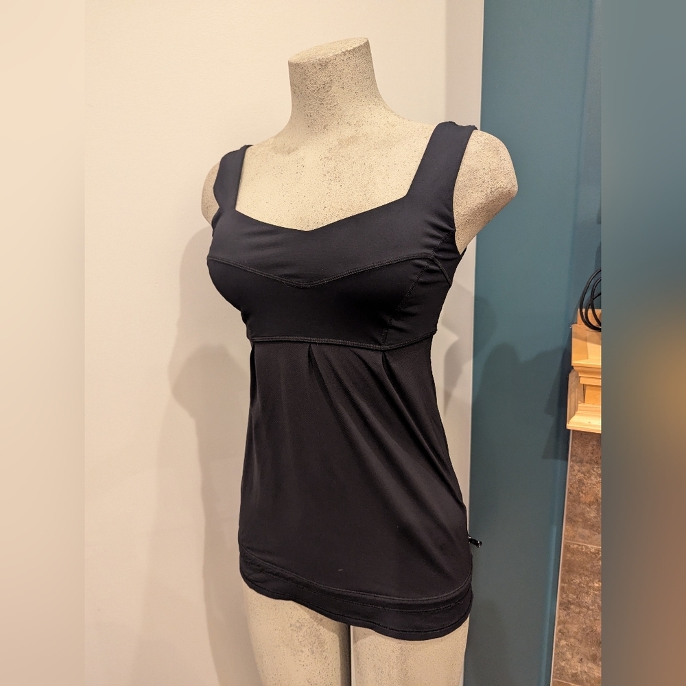 Lululemon Elevate Tank Women's Black Low Back Singlet Size 4 Fits Size 6